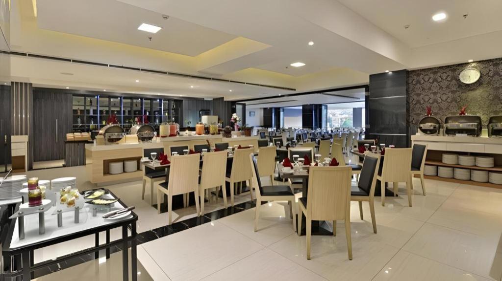 Travello Hotel Bandung Exterior foto