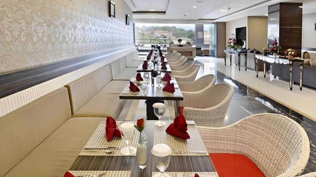 Travello Hotel Bandung Exterior foto